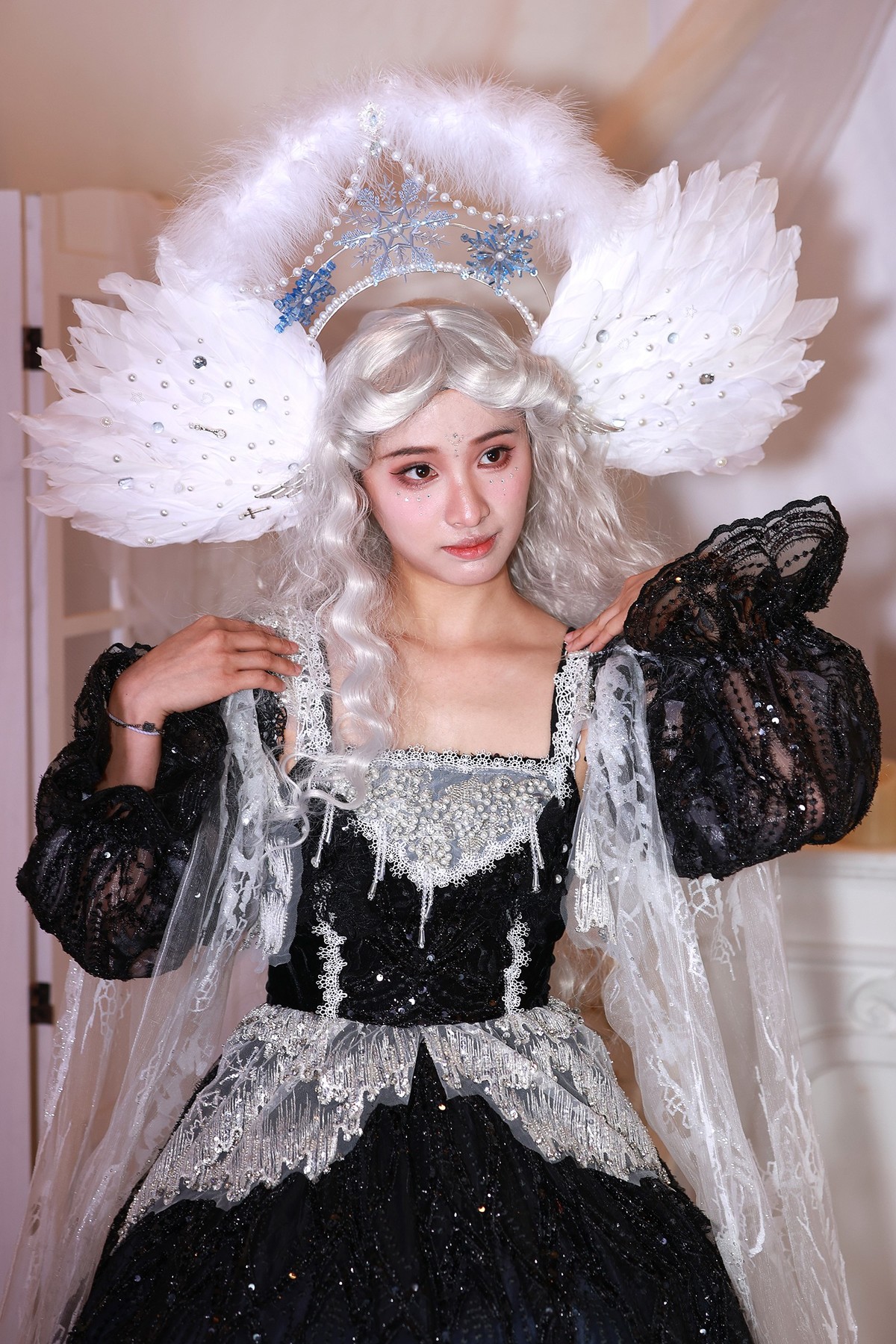 漂亮的角色扮演人像一组