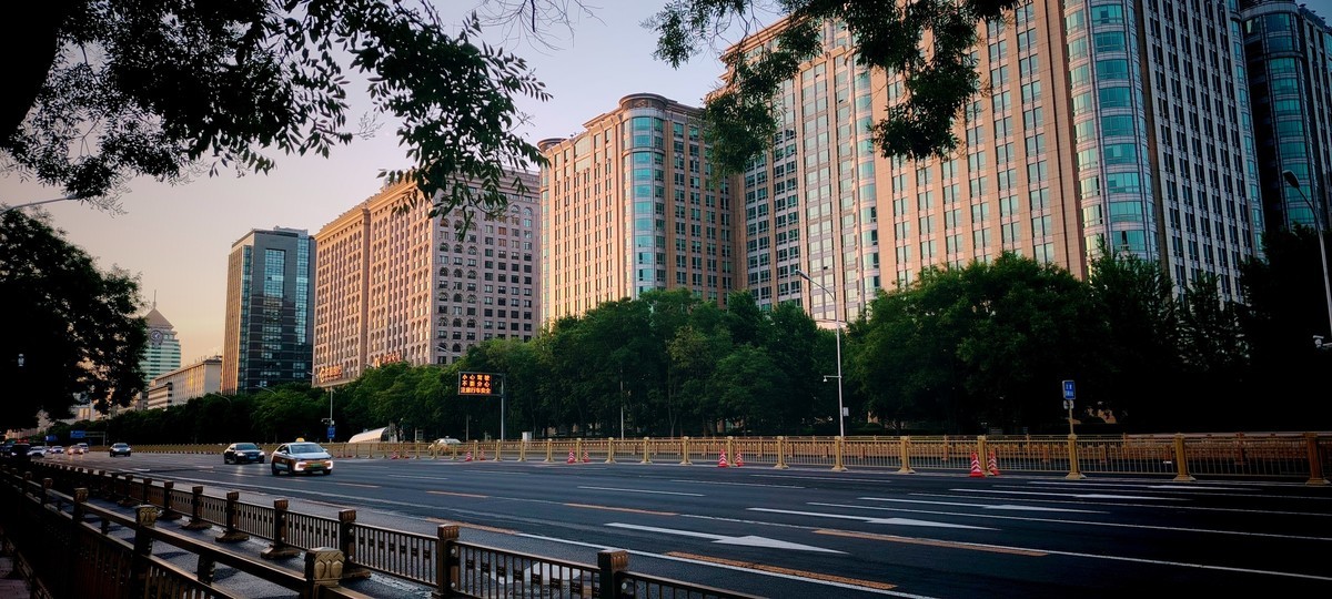 晨曦中的长安街