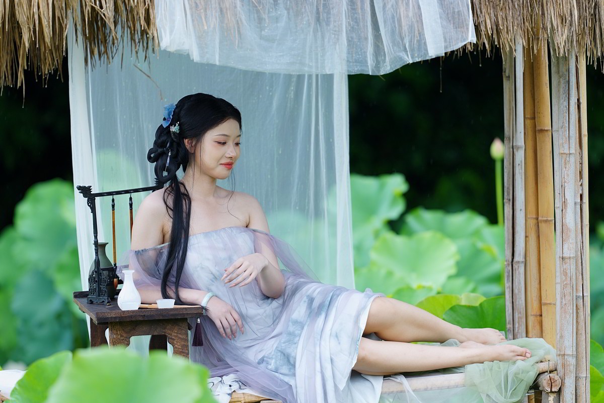 A1到手拍的一个月了吧，发一组沣东荷苑拍到的美女小姐姐，给小姐姐点赞