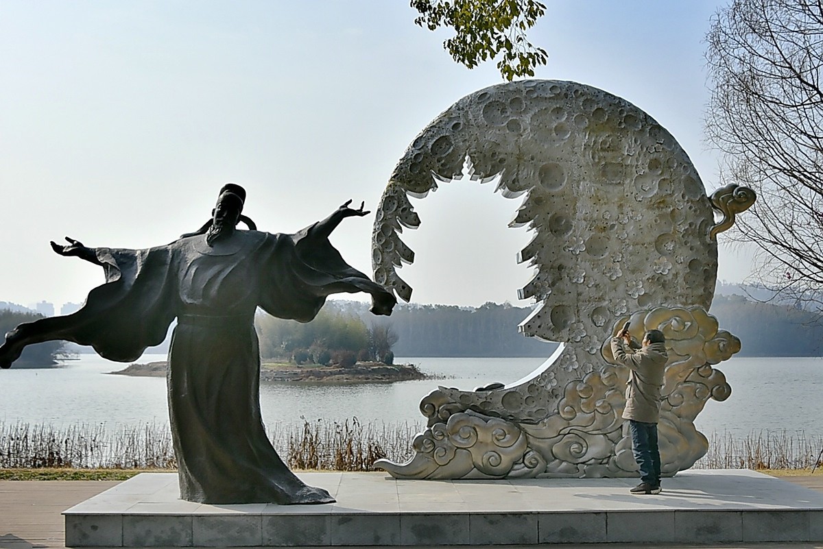 梅开二月    梅园花好