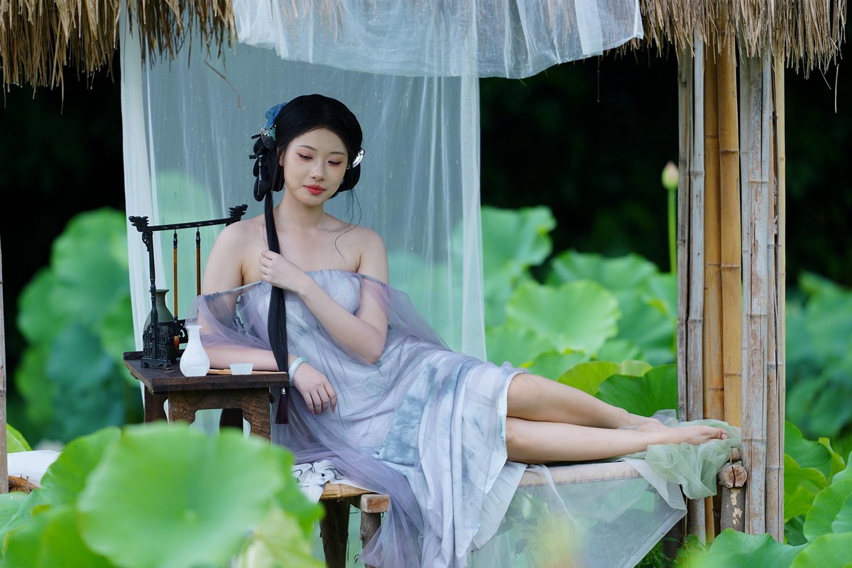 A1到手拍的一个月了吧，发一组沣东荷苑拍到的美女小姐姐，给小姐姐点赞