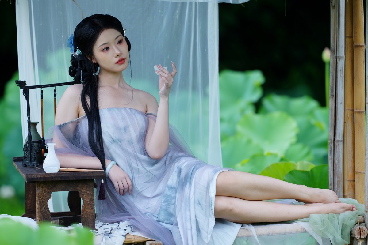 A1到手拍的一个月了吧，发一组沣东荷苑拍到的美女小姐姐，给小姐姐点赞