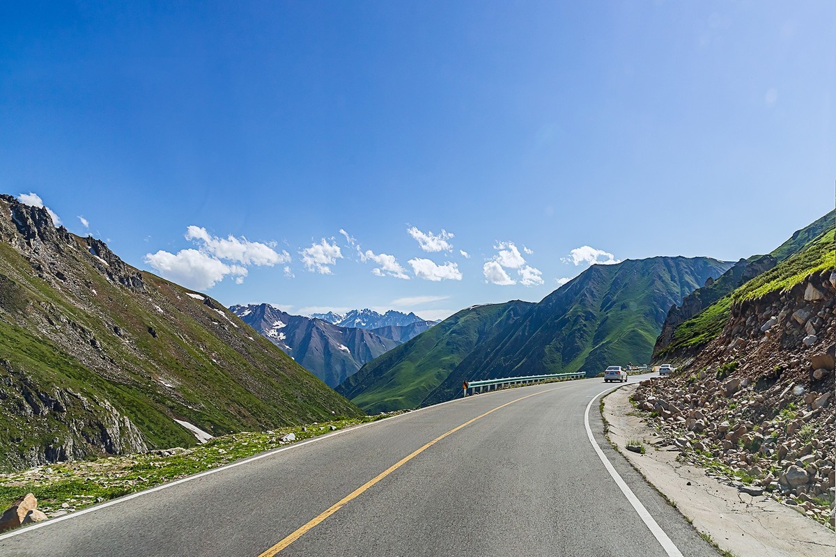 旅游记录 ：新疆 · 穿越独库公路 · 第一天· 风景在路上（5）