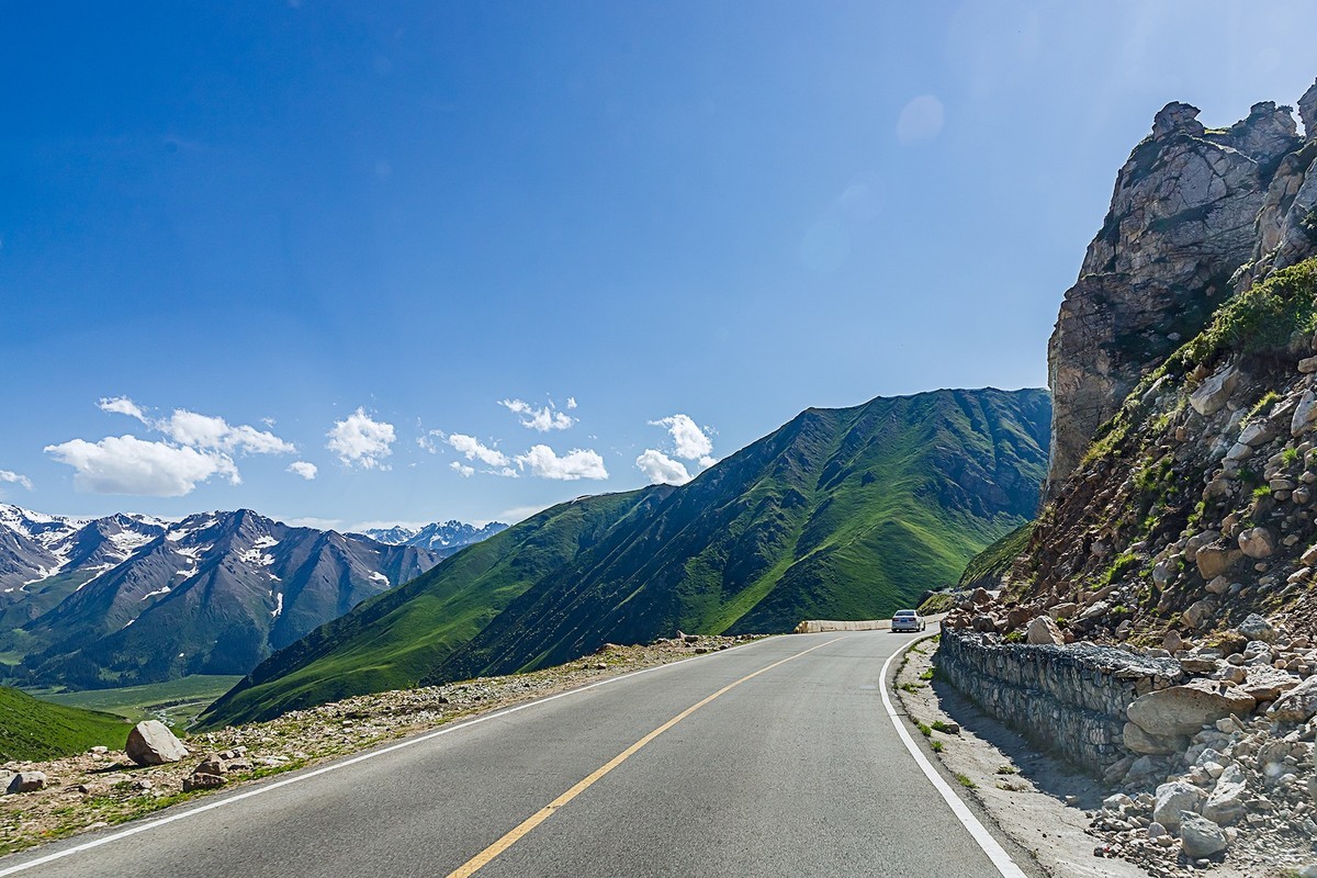 旅游记录 ：新疆 · 穿越独库公路 · 第一天· 风景在路上（5）