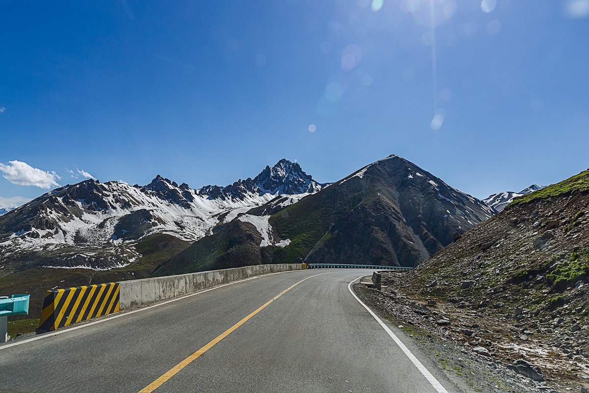 旅游记录 ：新疆 · 穿越独库公路 · 第一天· 风景在路上（5）