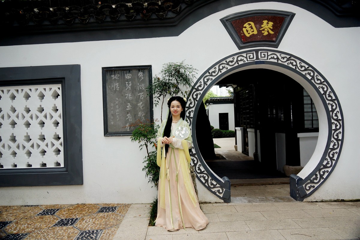 环境人像---古琴台的小姐姐！