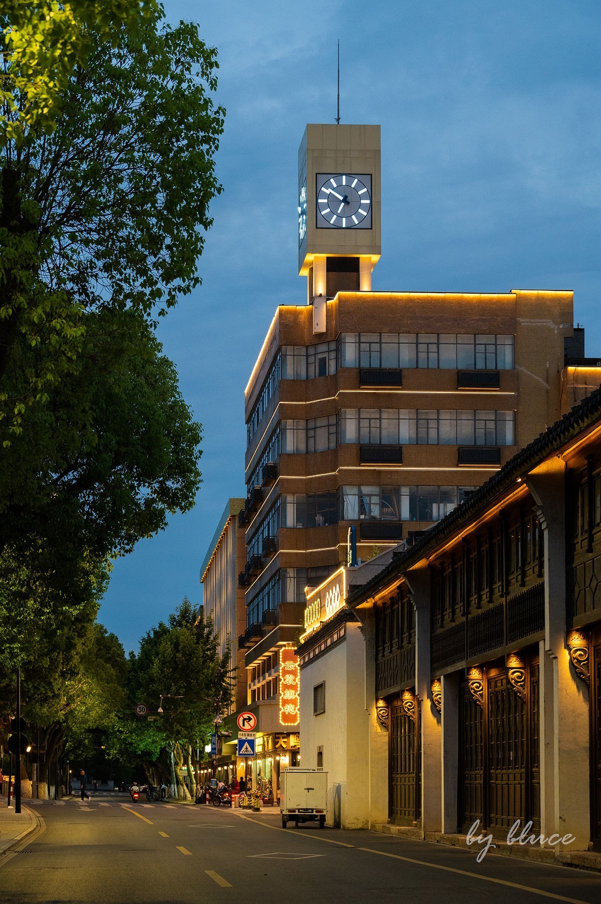 夜幕降临下的干河街（上）