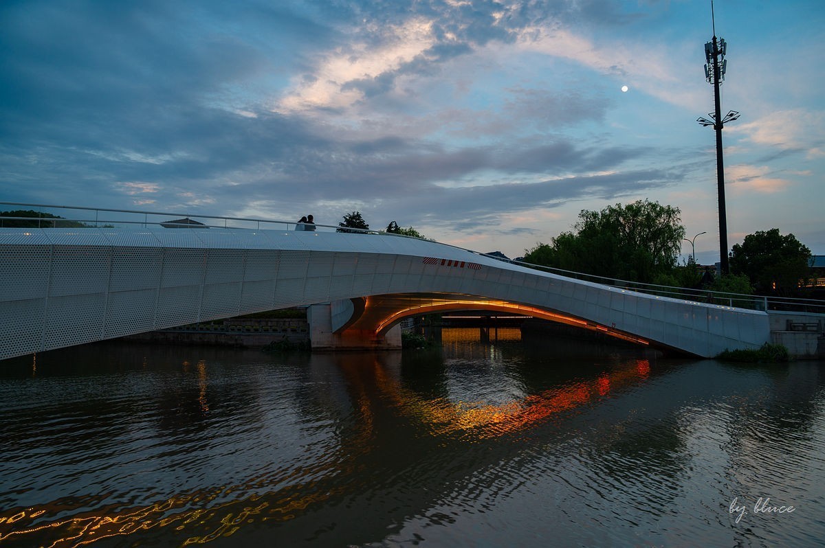 夜幕降临下的干河街（上）
