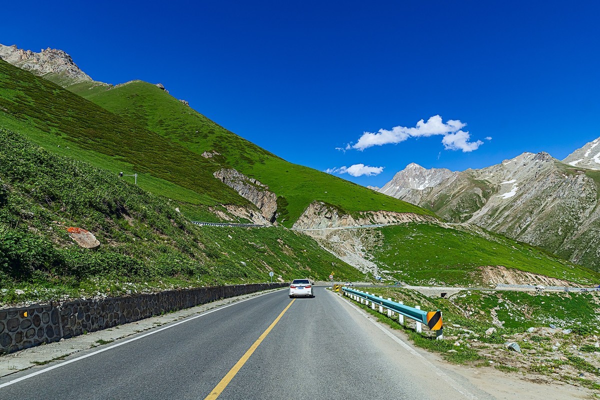 旅游记录 ：新疆 · 穿越独库公路 · 第一天· 风景在路上（5）