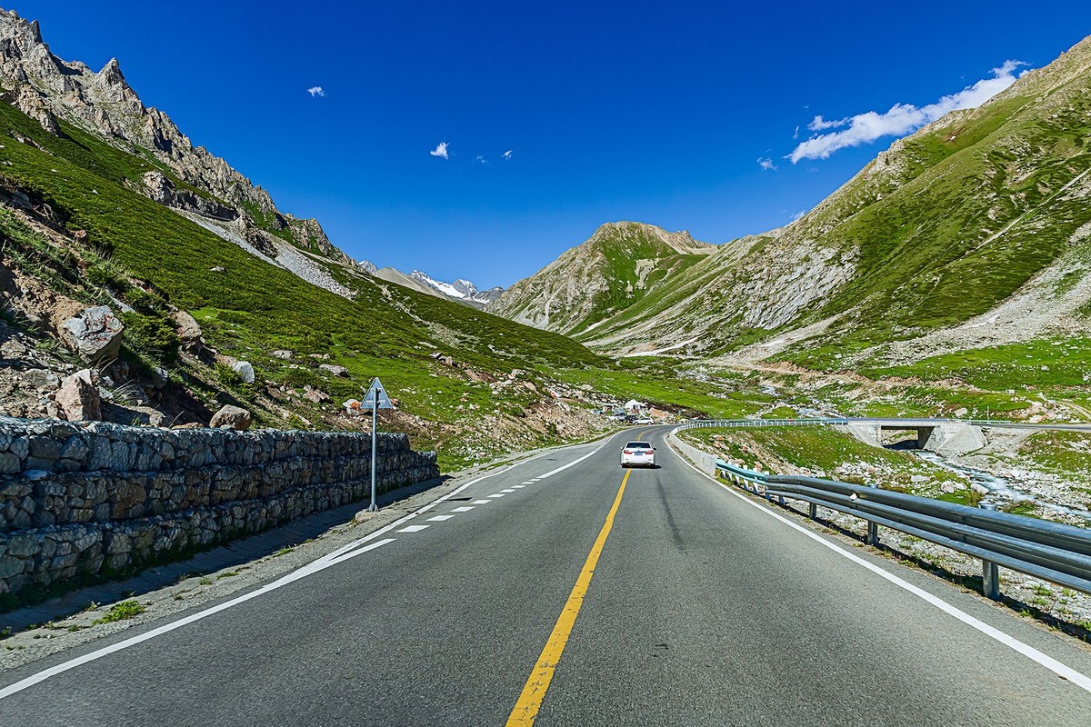 旅游记录 ：新疆 · 穿越独库公路 · 第一天· 风景在路上（5）