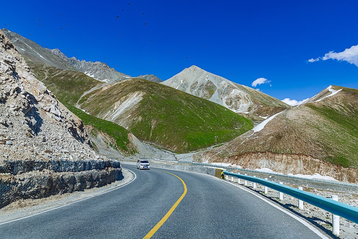 旅游记录 ：新疆 · 穿越独库公路 · 第一天· 风景在路上（5）