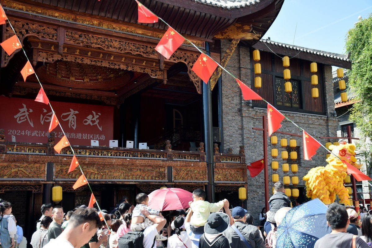 2024秋 江汉行（20）古老而温馨的舞狮表演