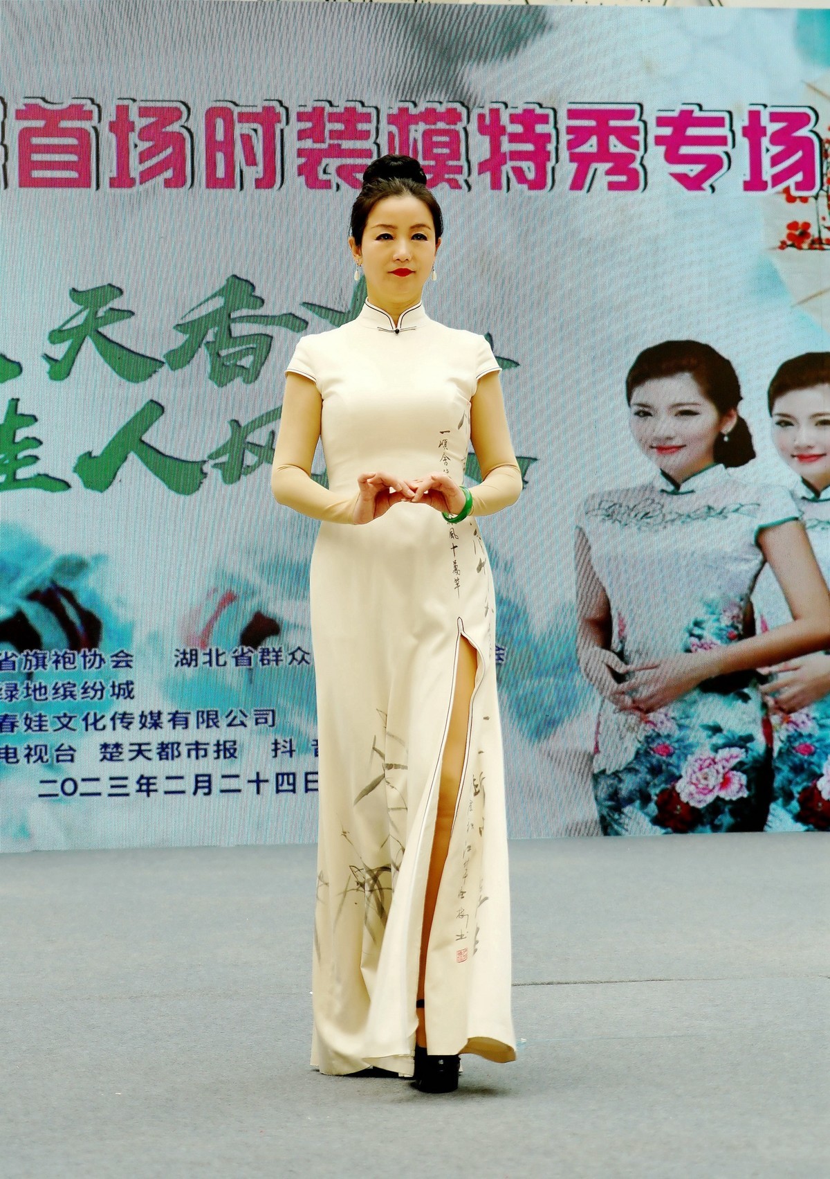 室内环境人像---时装模特表演秀上的抓拍！