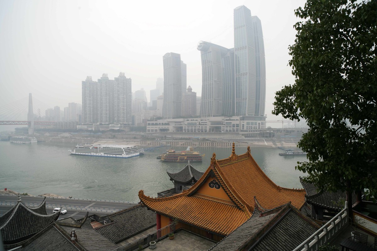 长江边，慈云寺