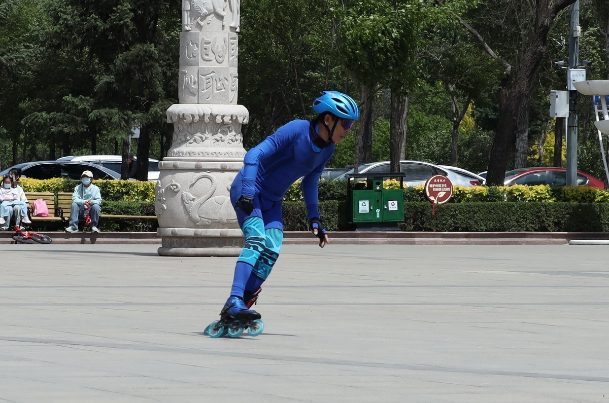 旱冰运动       1