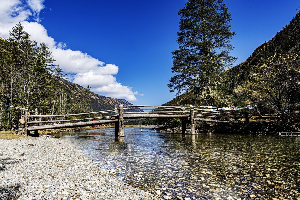 行走在318国道--初探月亮湖【8】