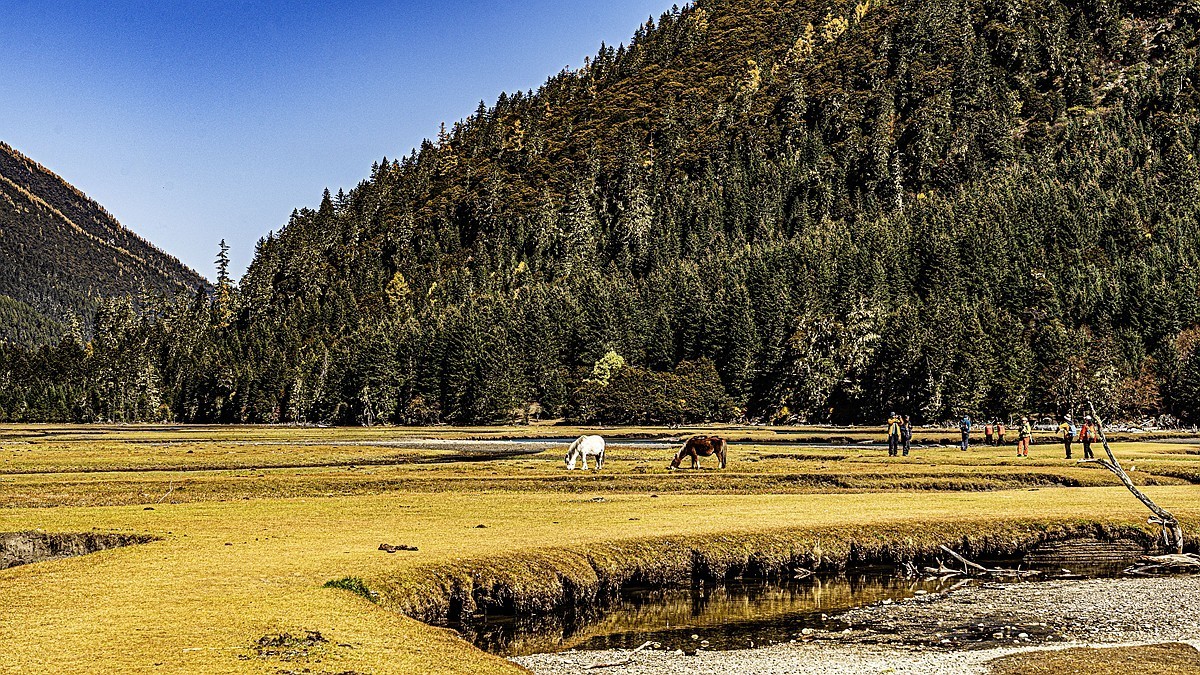 行走在318国道--初探月亮湖【8】
