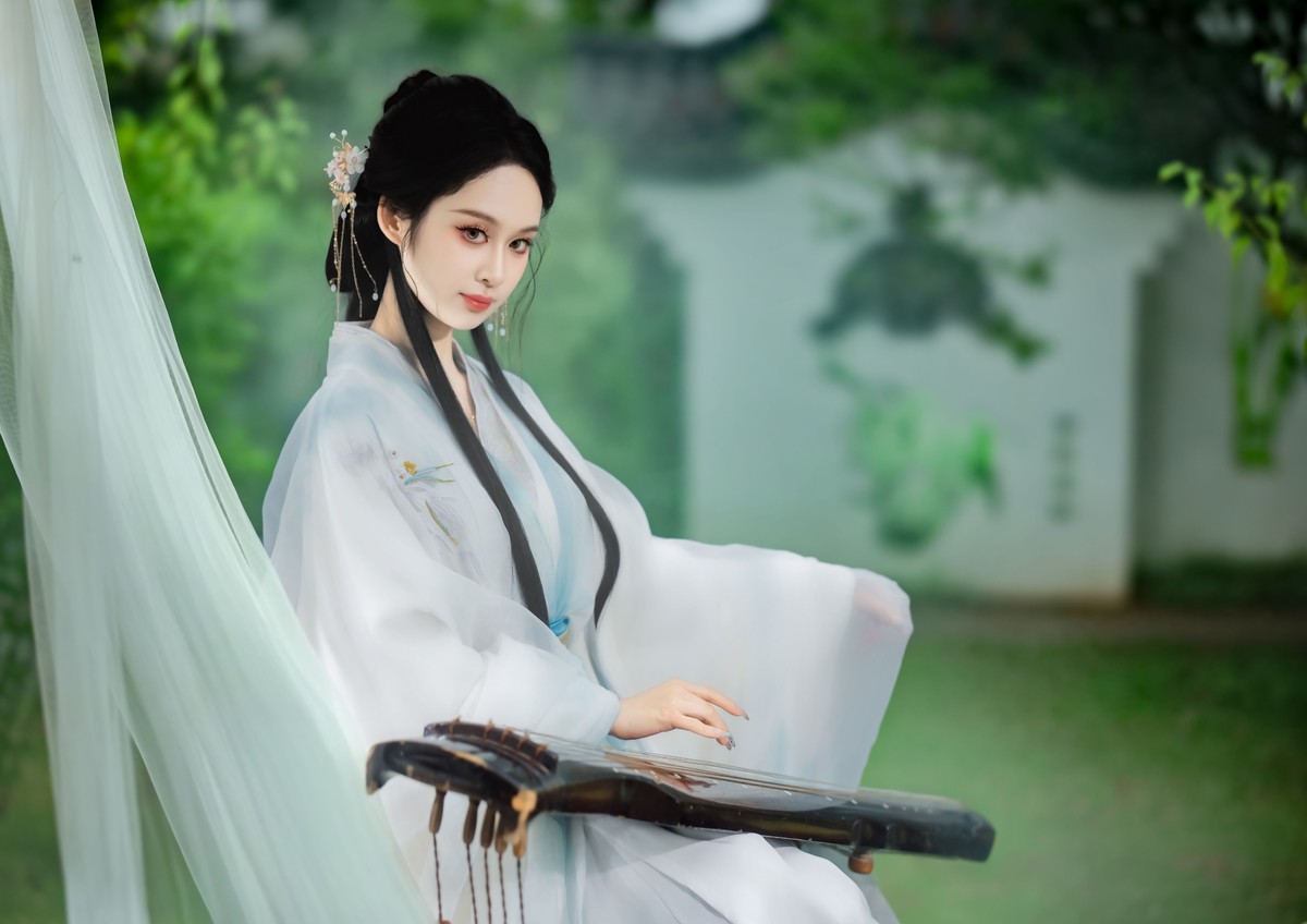 兰园倩影