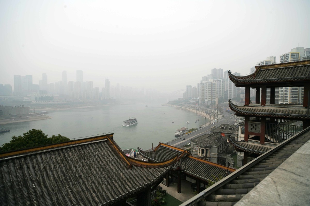 长江边，慈云寺