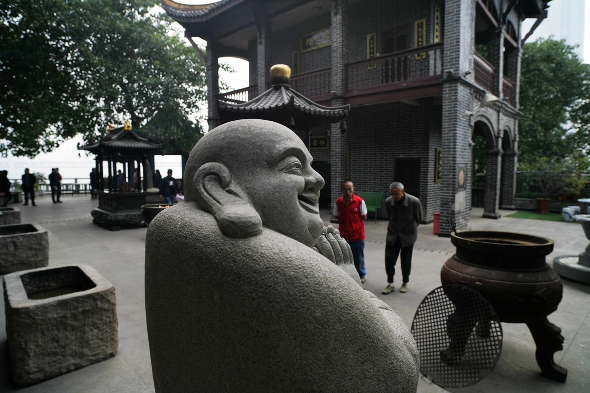 长江边，慈云寺