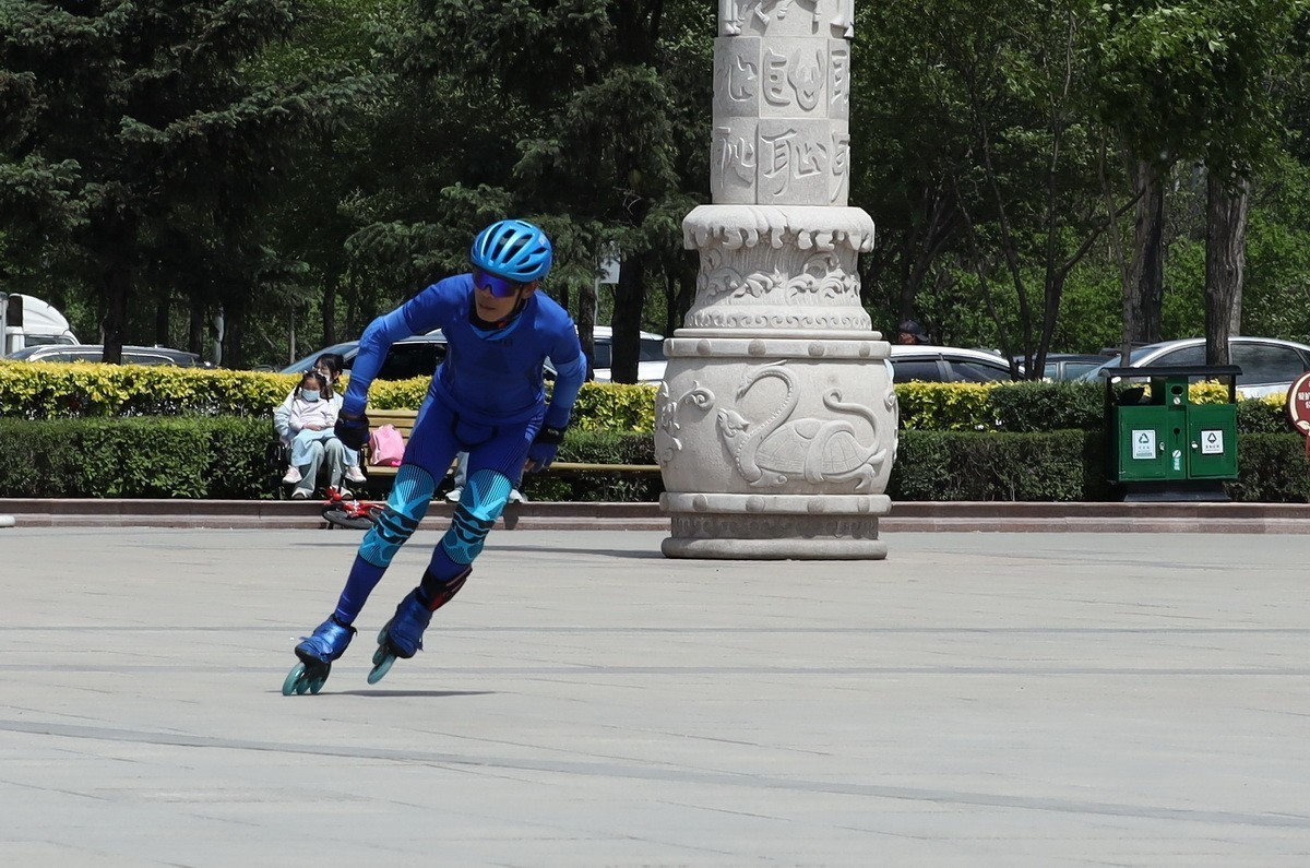 旱冰运动       1