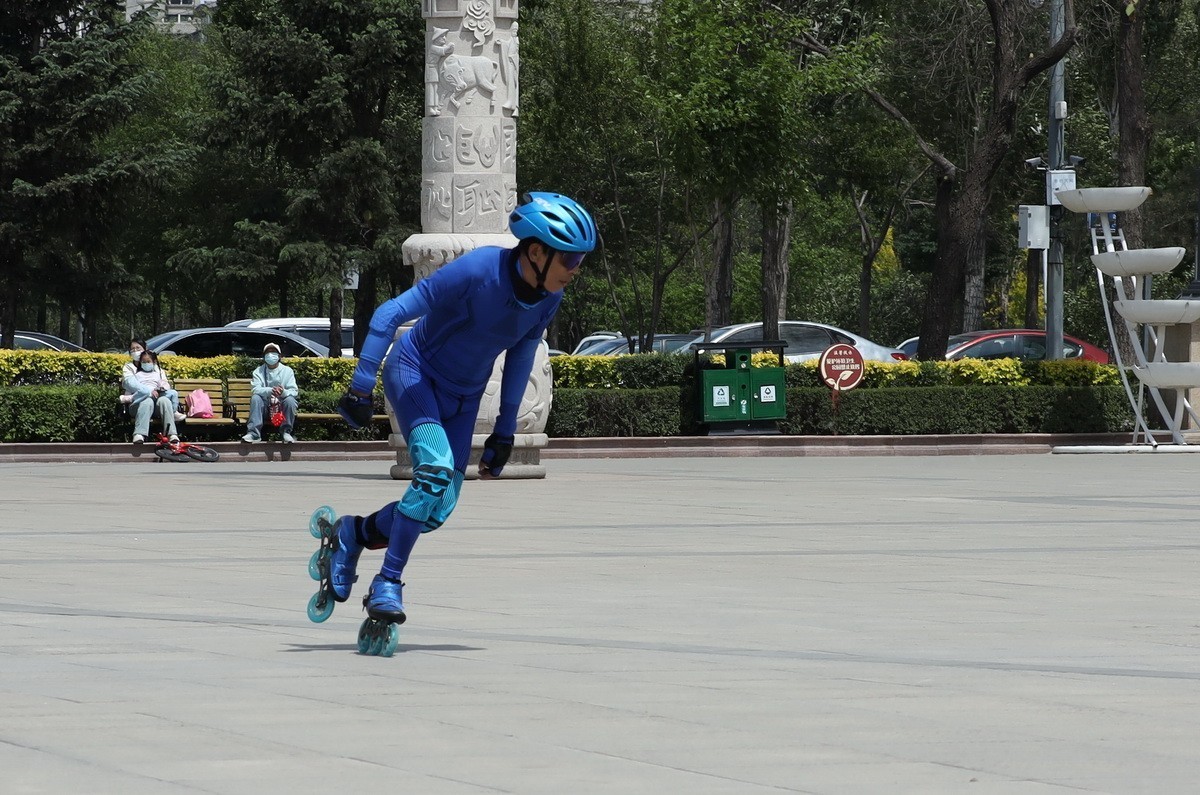 旱冰运动       1