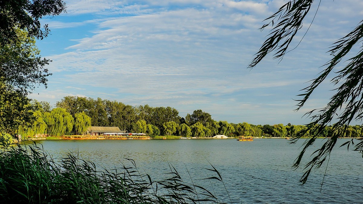 天高云淡圆明园福海