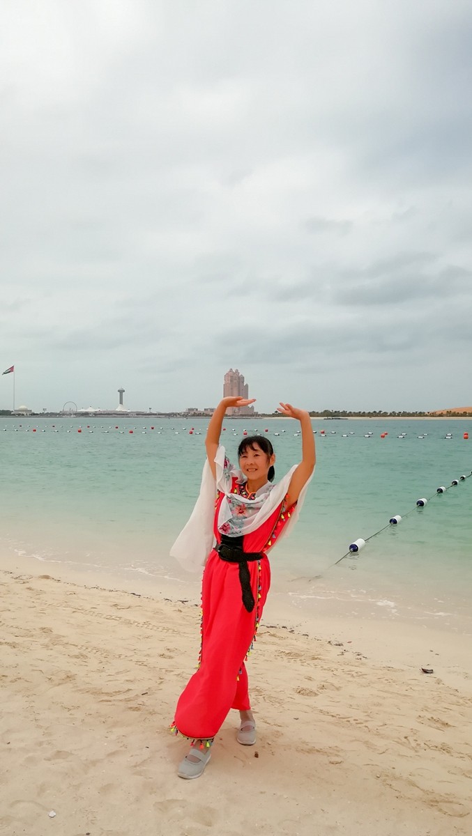 留影“阿布扎比”（阿联酋）