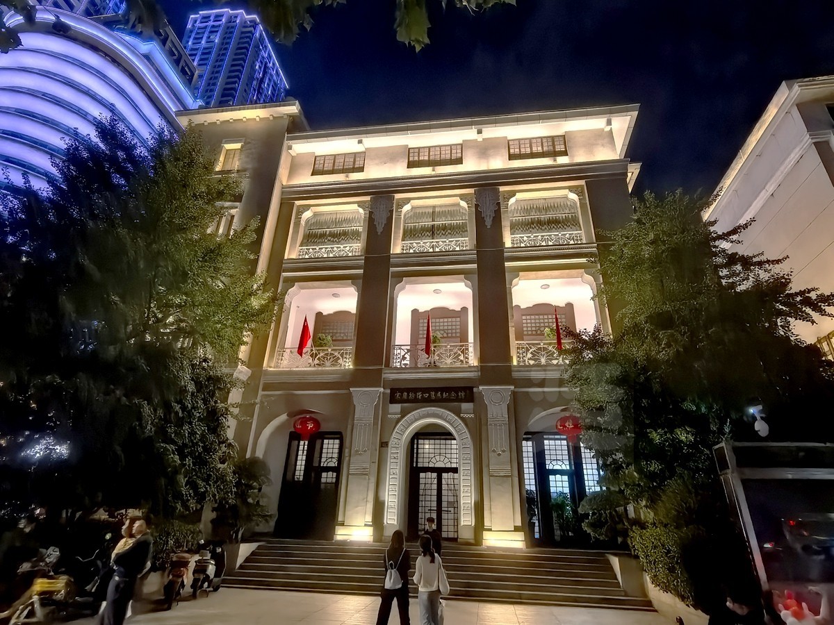 沿江大道夜景1（建筑）——武汉随笔