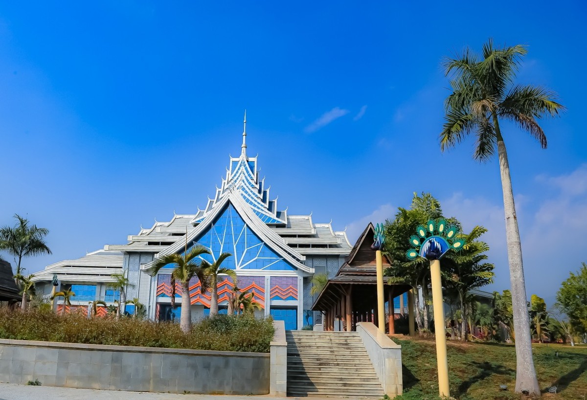 弄莫湖公园即景