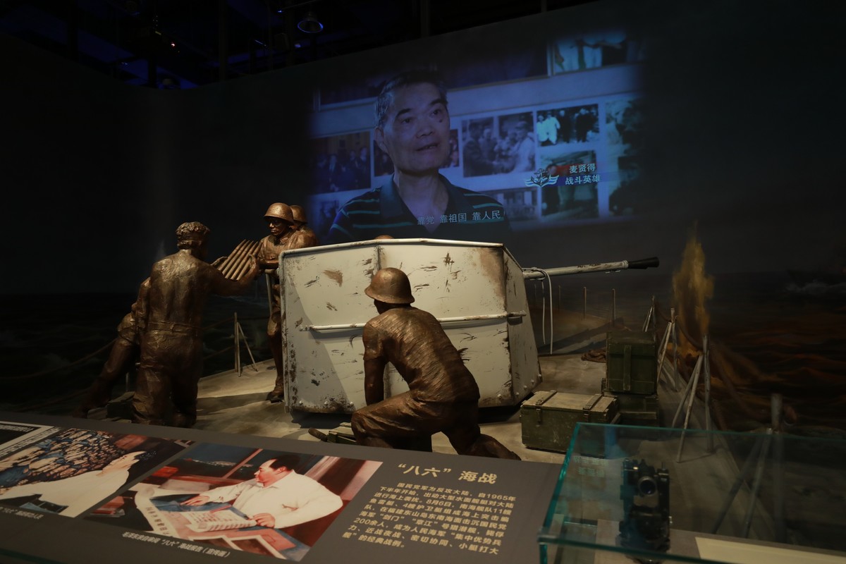 展馆中各个时期的武器装备