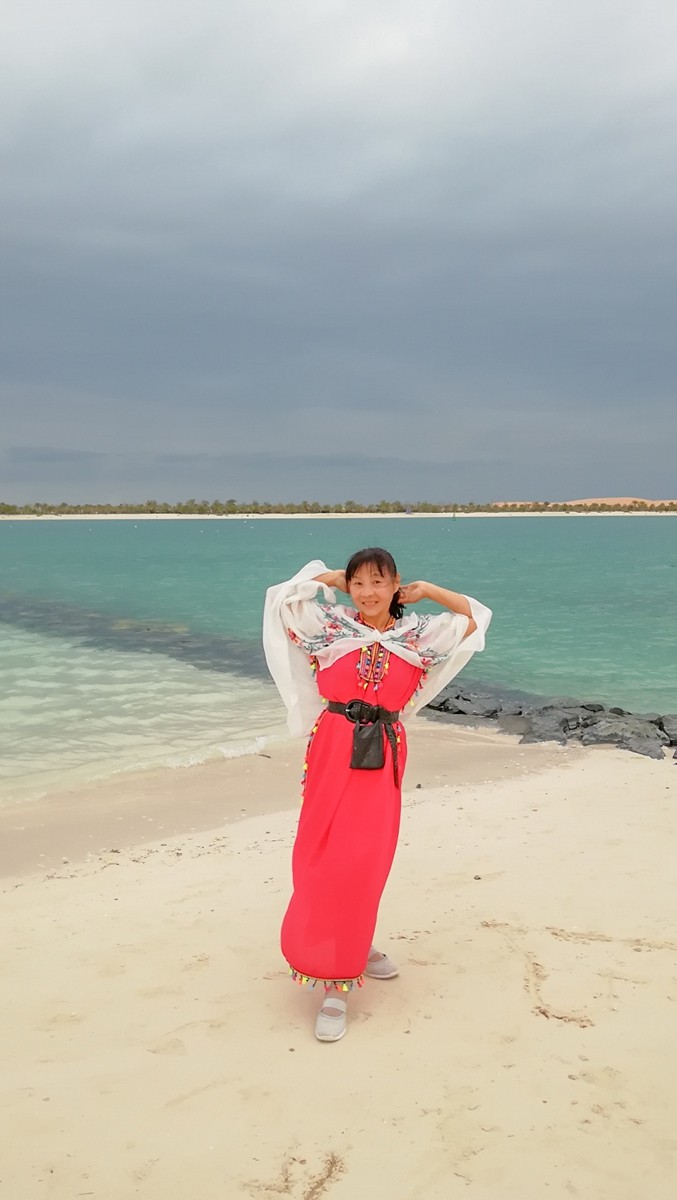 留影“阿布扎比”（阿联酋）