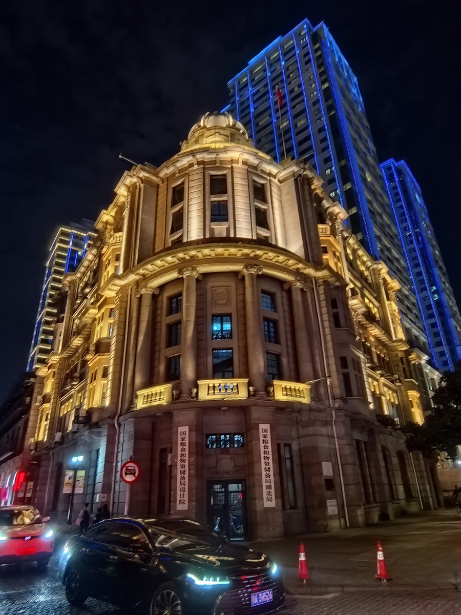 沿江大道夜景1（建筑）——武汉随笔