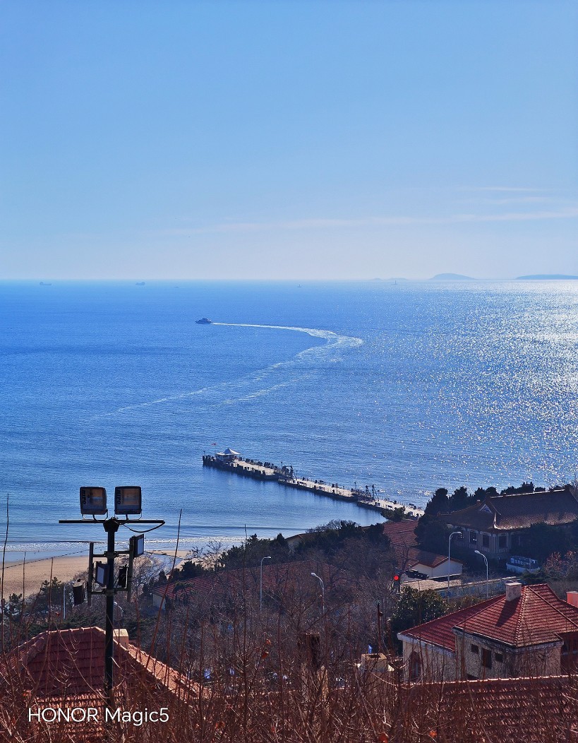 春节临近。给寿星老拜个早年！哈哈！！请假回老家过年去，来年再见！