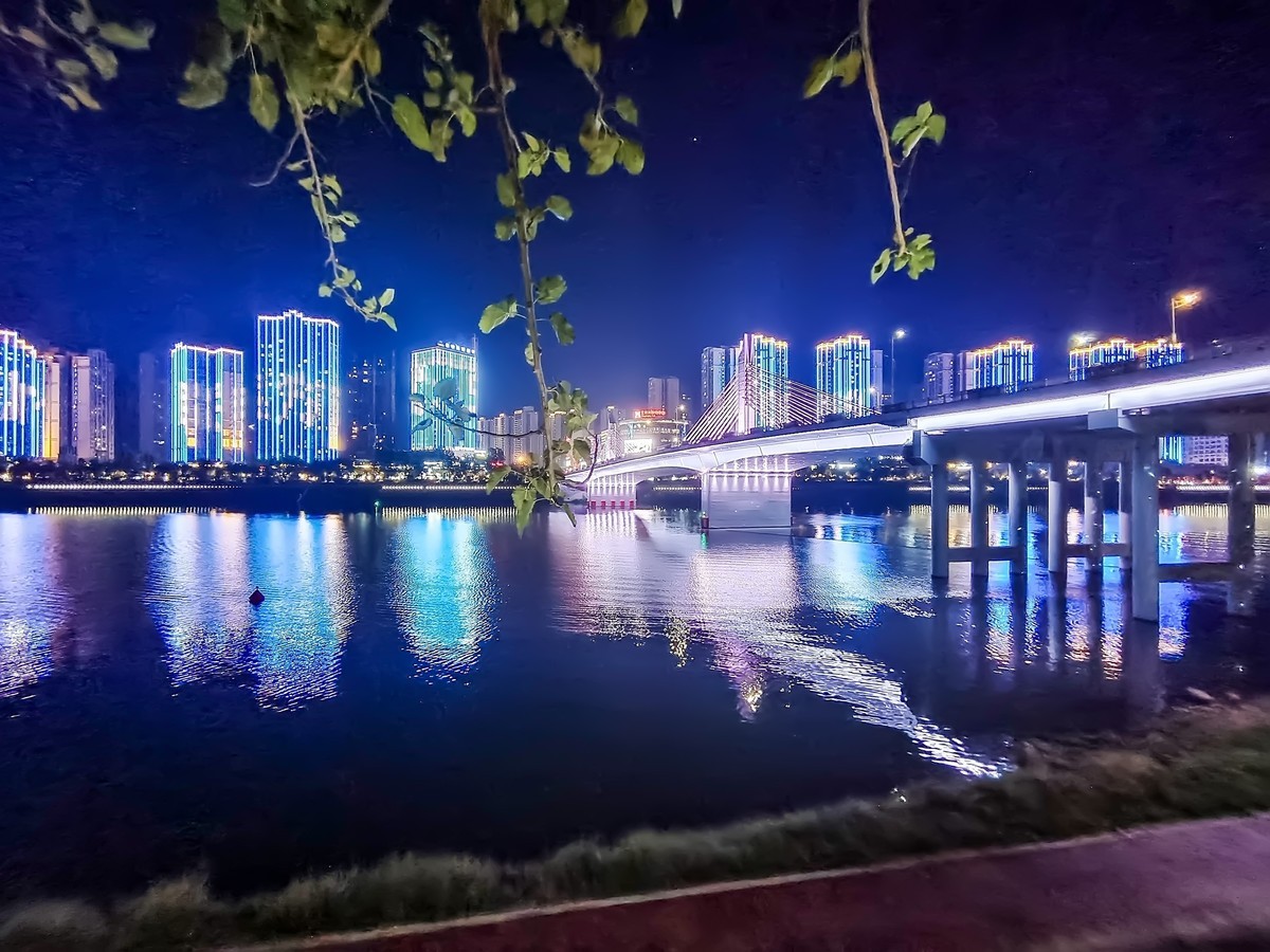 巴中巴河夜色