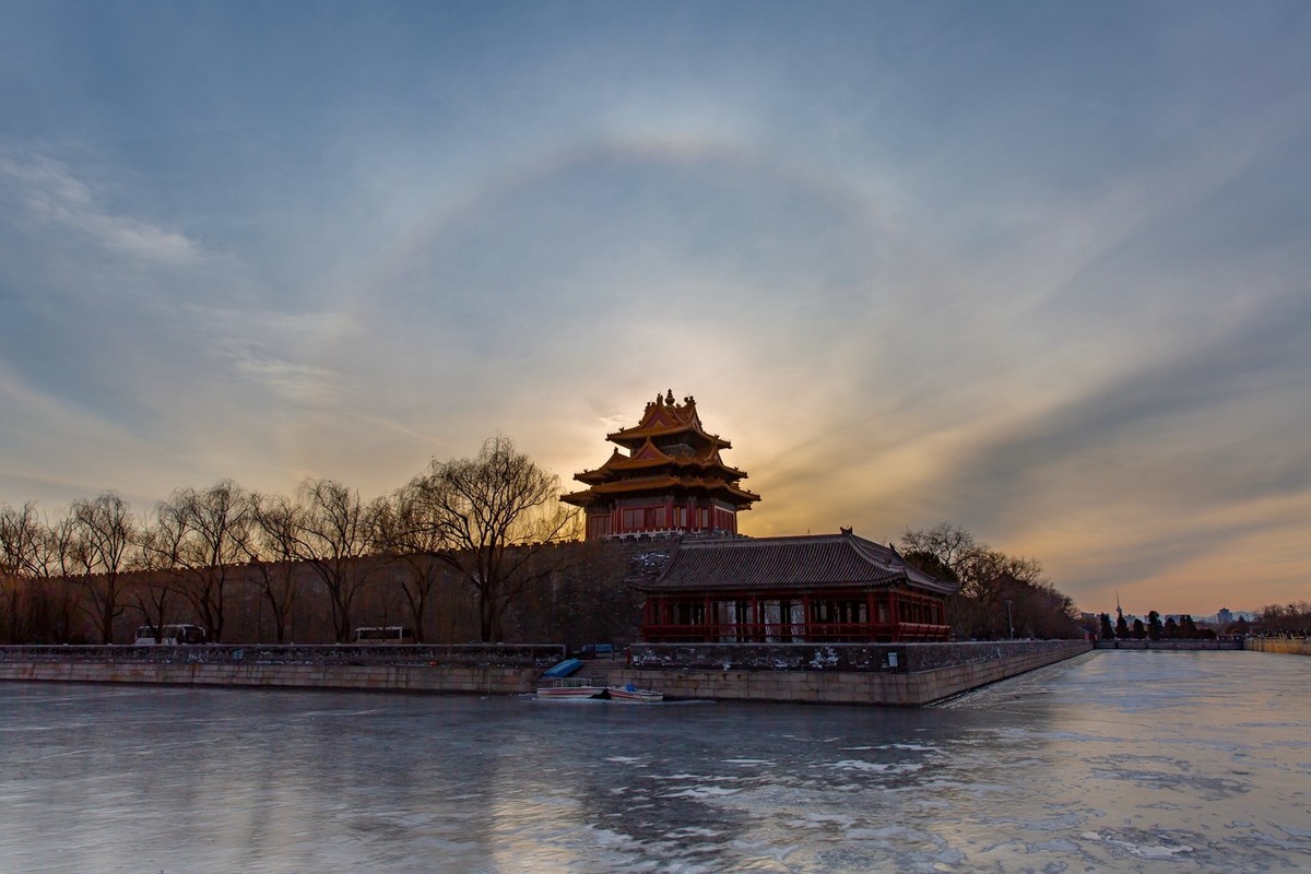 日晕（2022.2.6故宫角楼）