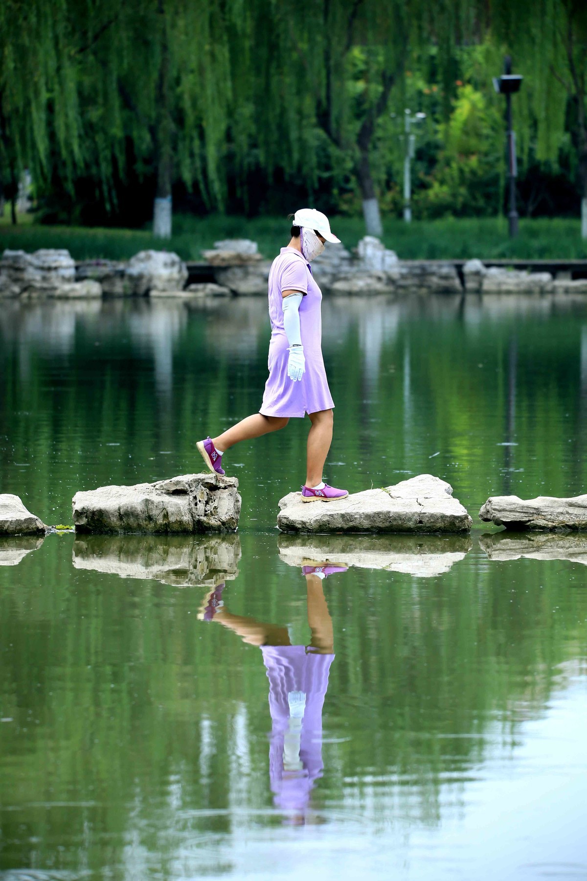 2022年拍荷塘游人