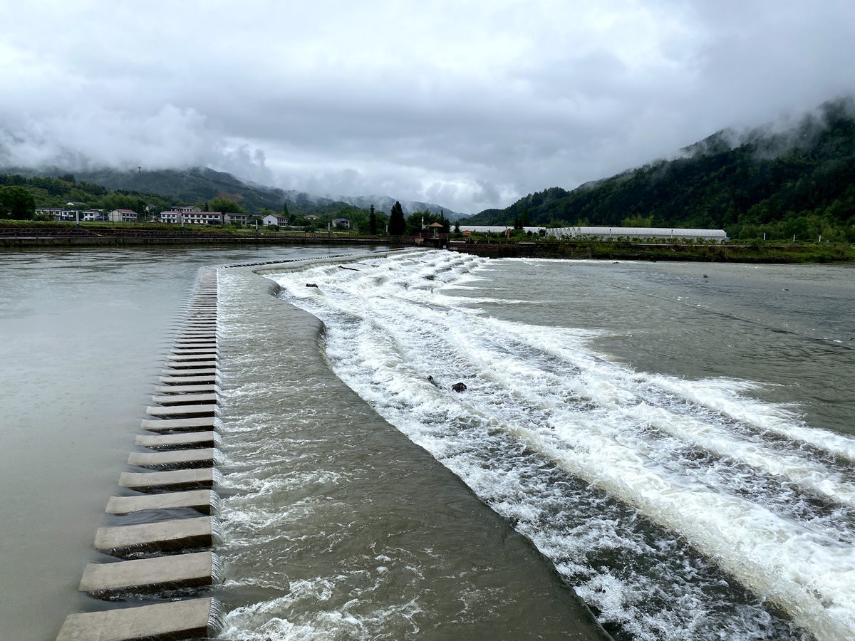 漫步星城 走街串巷（243）叠水坝
