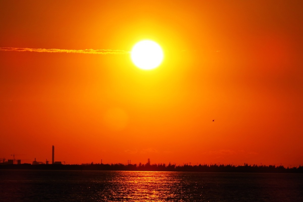 营口西海岸美丽的夕阳西下