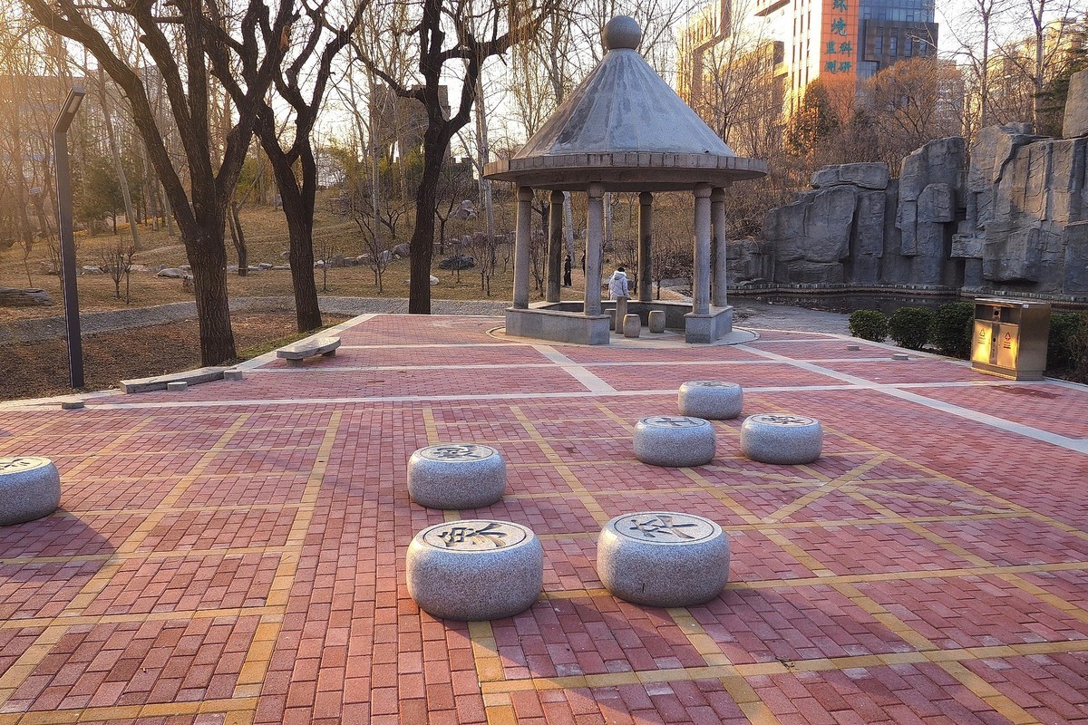 寒冬里的绿洲公园