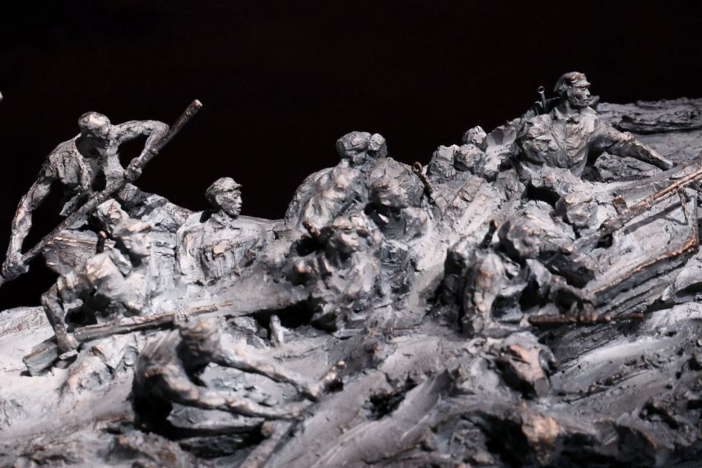 塔高水长---弘扬长征精神，延安精神美术作品展