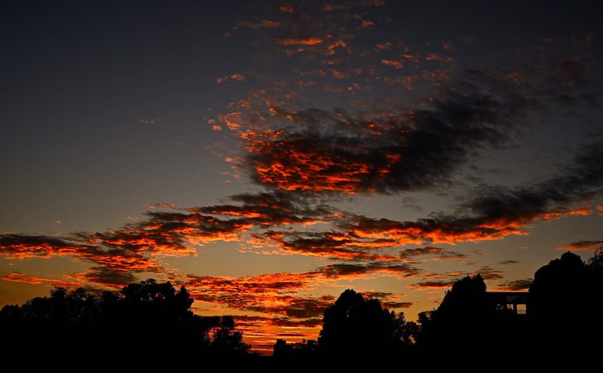 深秋夕阳伴我归续集
