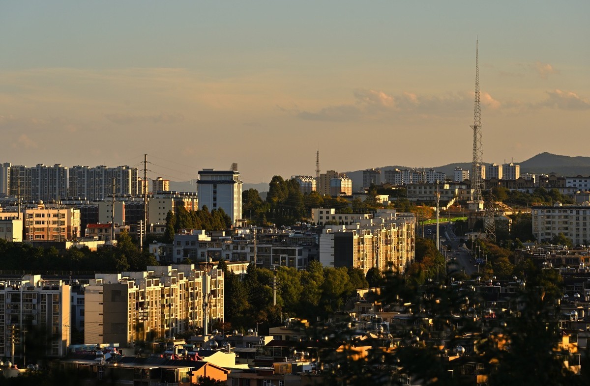 深秋夕阳伴我归续集