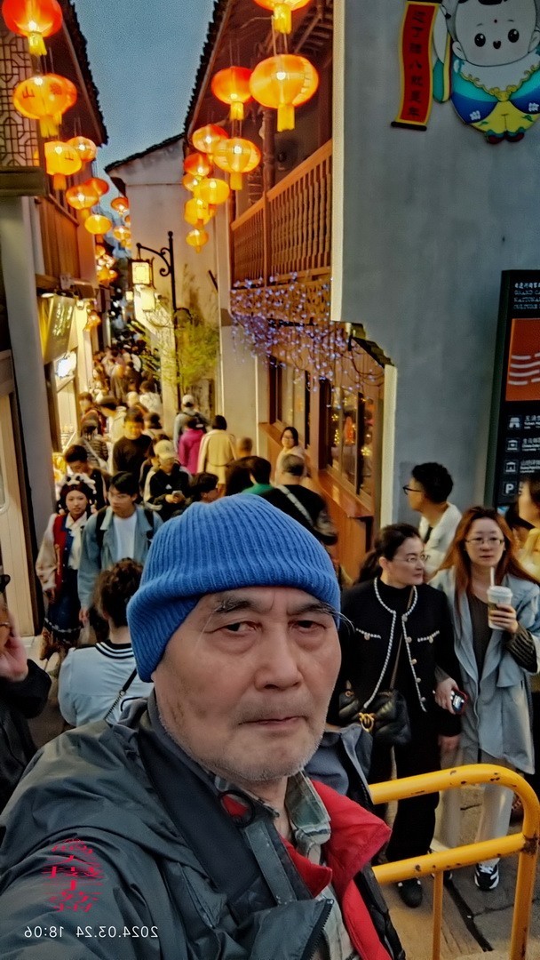 夜游中国威尼斯-七里山塘          周鸣天