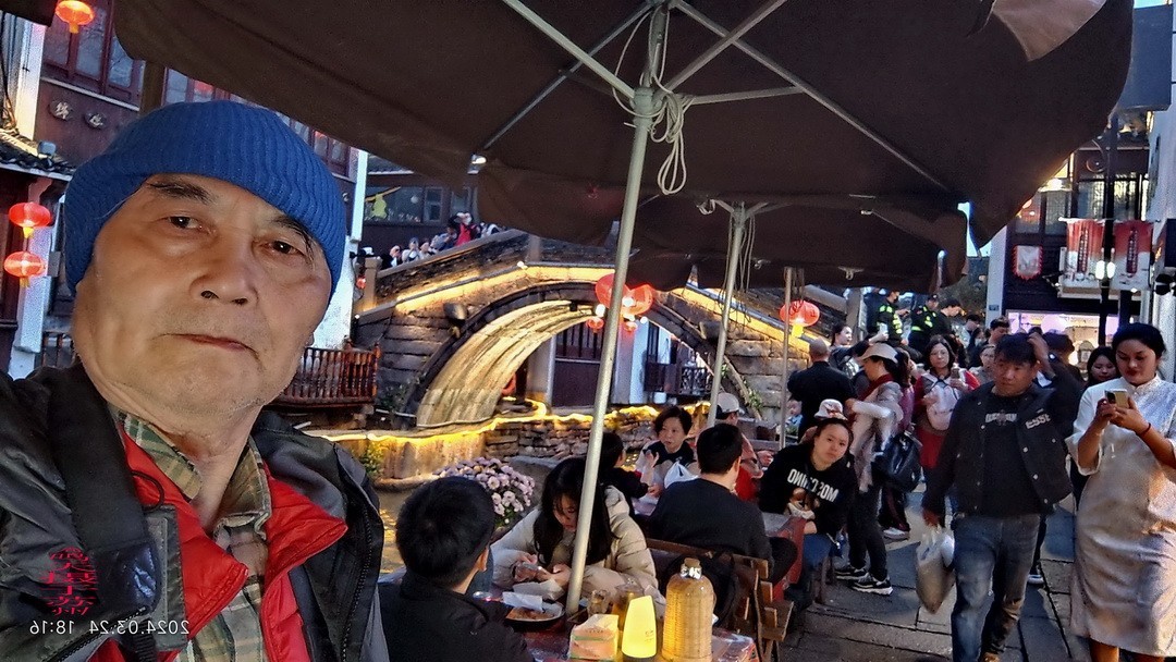 夜游中国威尼斯-七里山塘          周鸣天