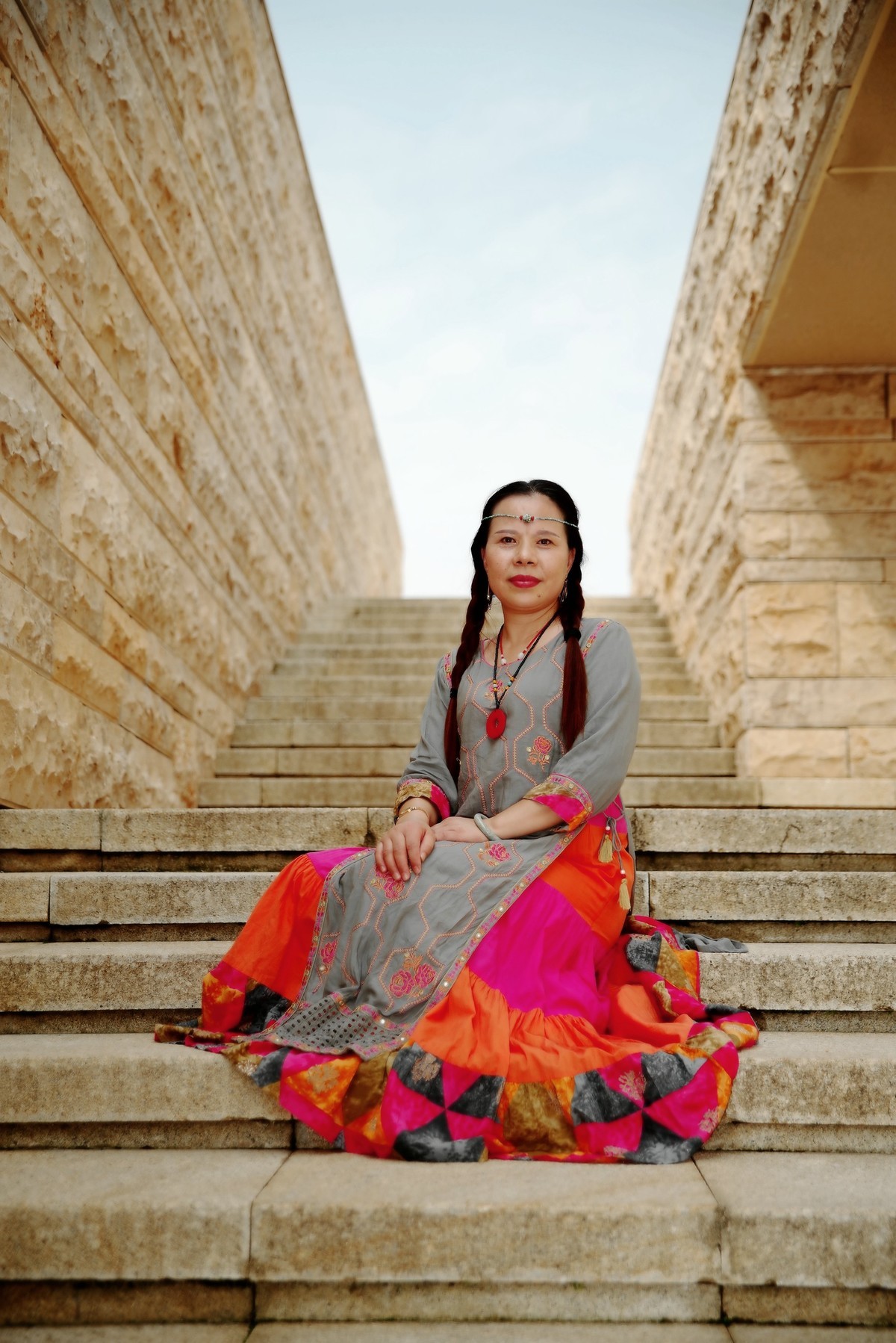 盘龙城遗址公园的剑侠美女！