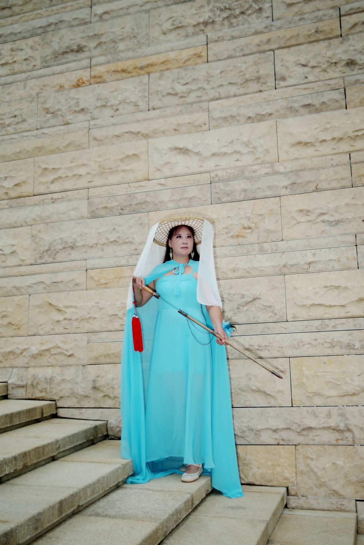 盘龙城遗址公园的剑侠美女！