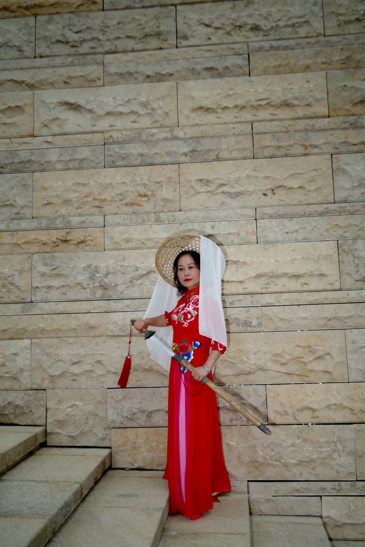 盘龙城遗址公园的剑侠美女！