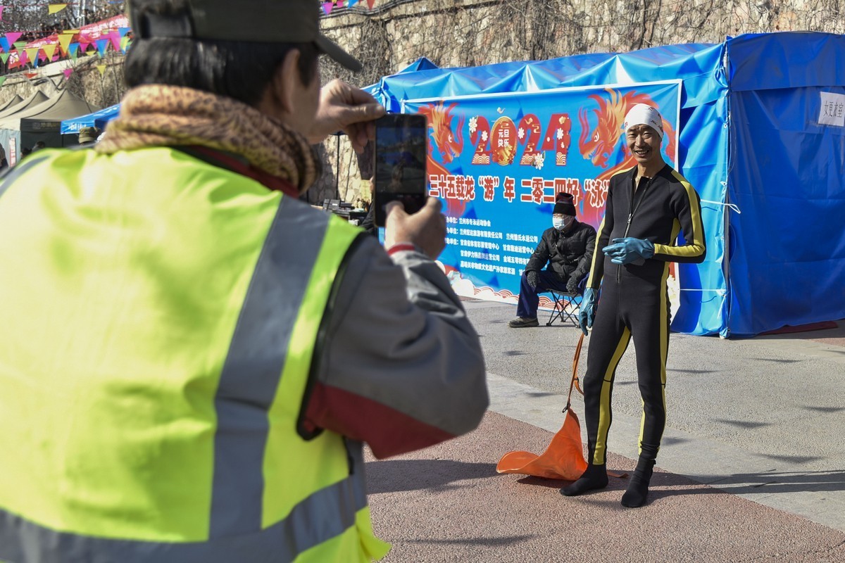 2024年元旦兰州冬泳花絮