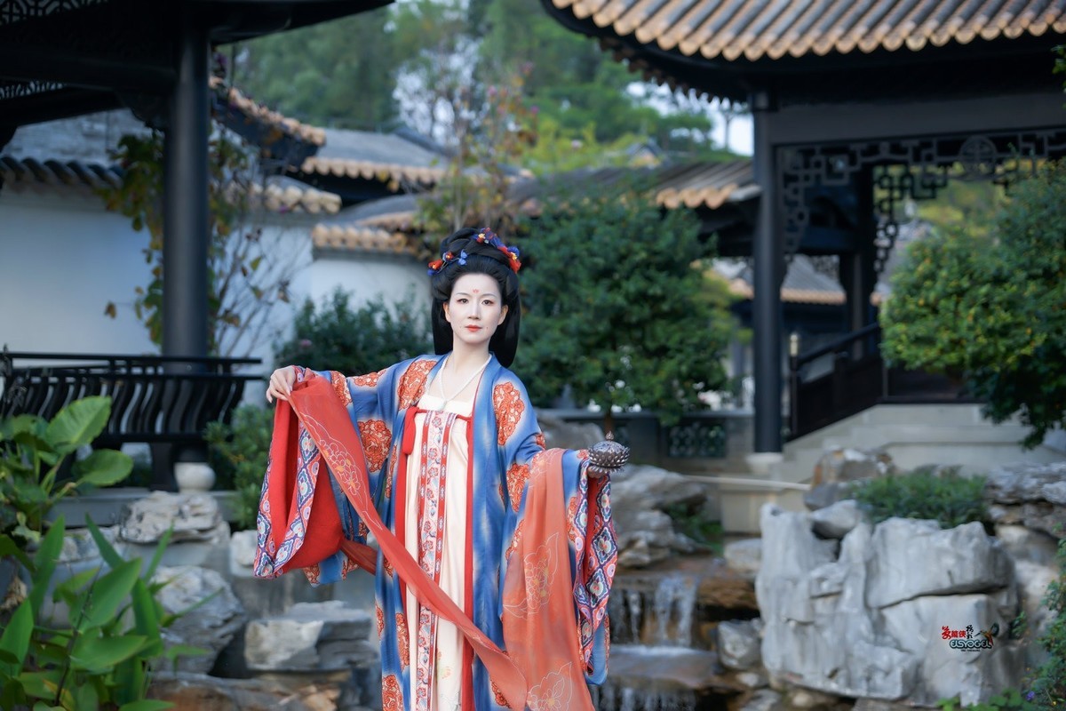 【国风古韵美女】---婉灵